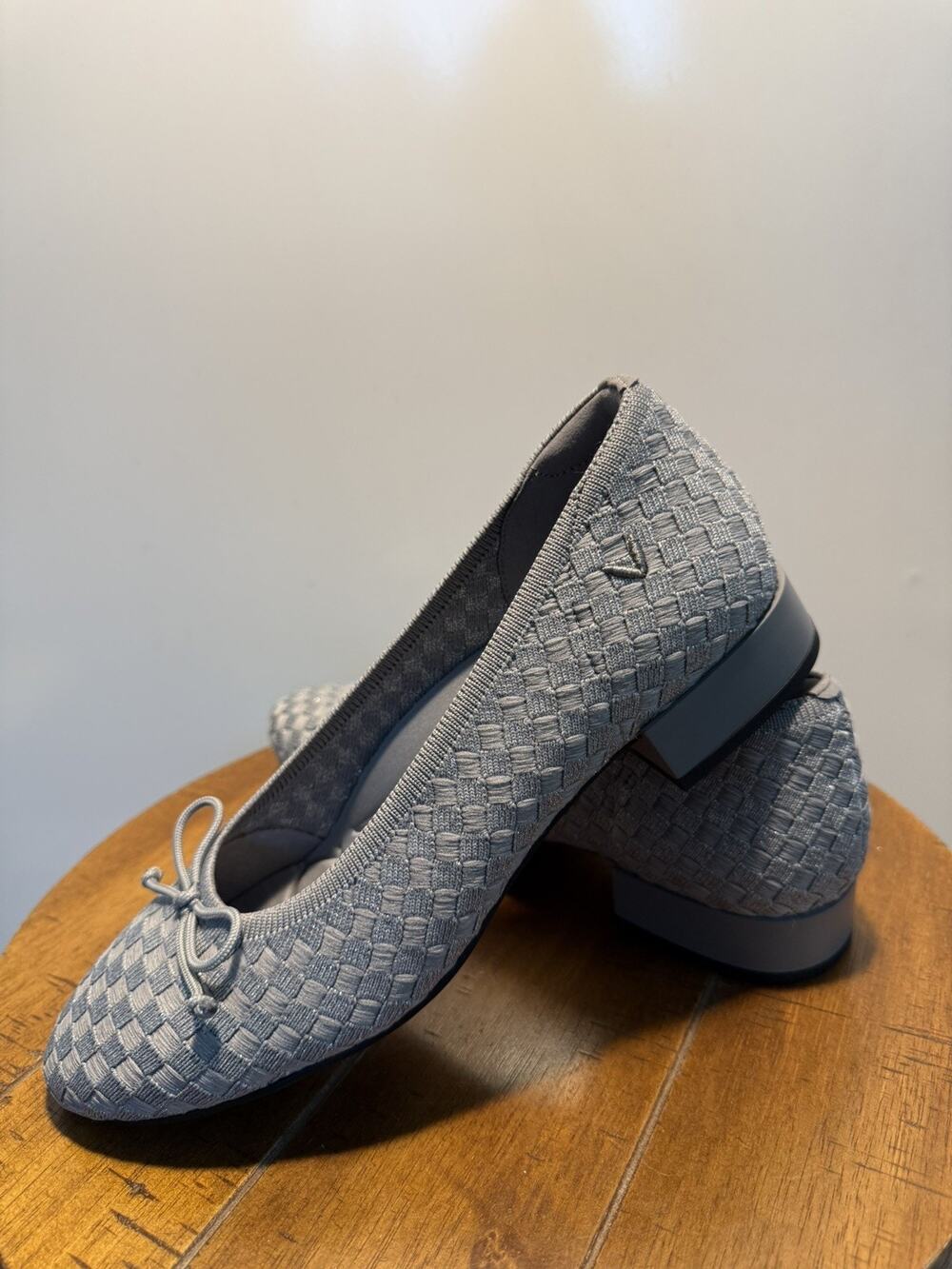 Vivaia Margaret Silver Bow Square Toe Ballet Flats Slip On Basket Weave 8.5 shoe